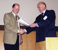Луценко Г.Г. с коллегой на пленарном заседании Конференции-выставки  неразрушающего контроля,  2007  год