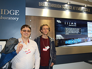 Специалисты знакомятся с работой Титана, самого мощного компьютера в США, находящегося в Окриджской национальной лаборатории (ORNL)