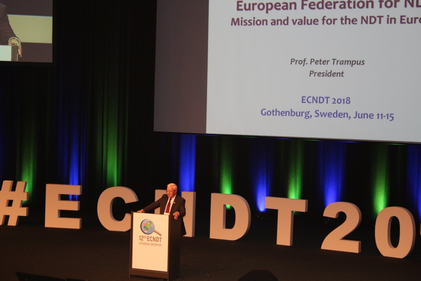 Президент ECNDT Peter Trampus открывает Европейскую конференцию неразрушающего контроля-2018