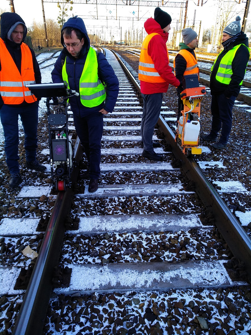 Ultrasonic Rail Flaw Detector UDS2-77 presented to the Polish railway personnel
