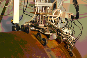 Сканер системы автоматизированного ультразвукового контроля концов труб «Унискан-ЛуЧ КТ-7» в процессе работы