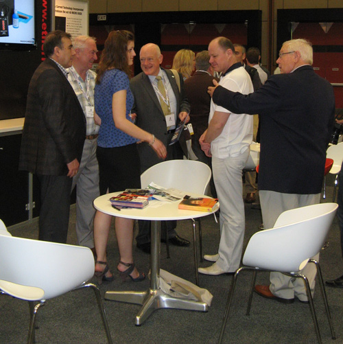 Президент ICNDT Майкл Фарли посетил стенд OKOndt Group на Всемирной конференции-выставке НК WCNDT-2012