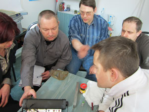 Польские специалисты учатся работать ультразвуковым дефектоскопом УД4-76, март 2012