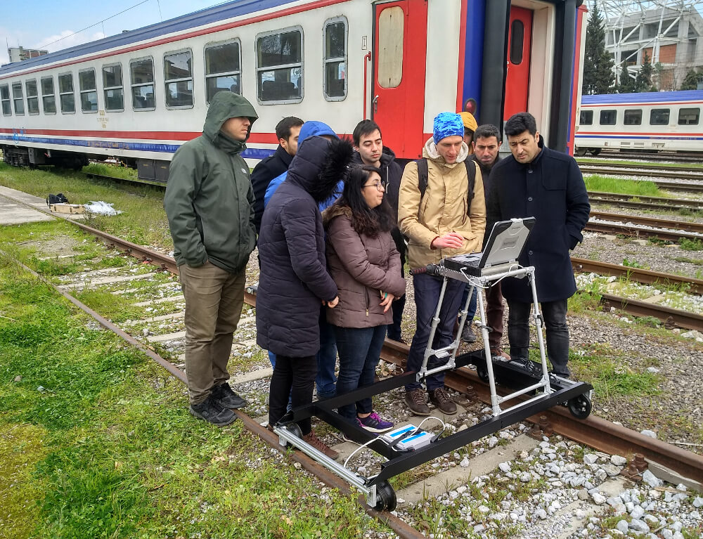 Практика работы с однониточным вихретоковым дефектоскопом ETS2-77 на рельсах турецкой железной дороги