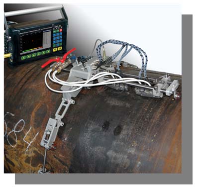 Сканер и универсальный дефектоскоп ОКО-01 впроцессе проведения контроля труб большого диаметра