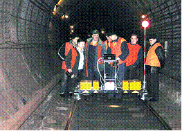 Ультразвуковой двухниточный дефектоскоп УДС2-73 в туннеле метро